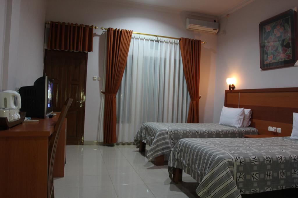 Hotel Bintang Redannte Garut Quarto foto